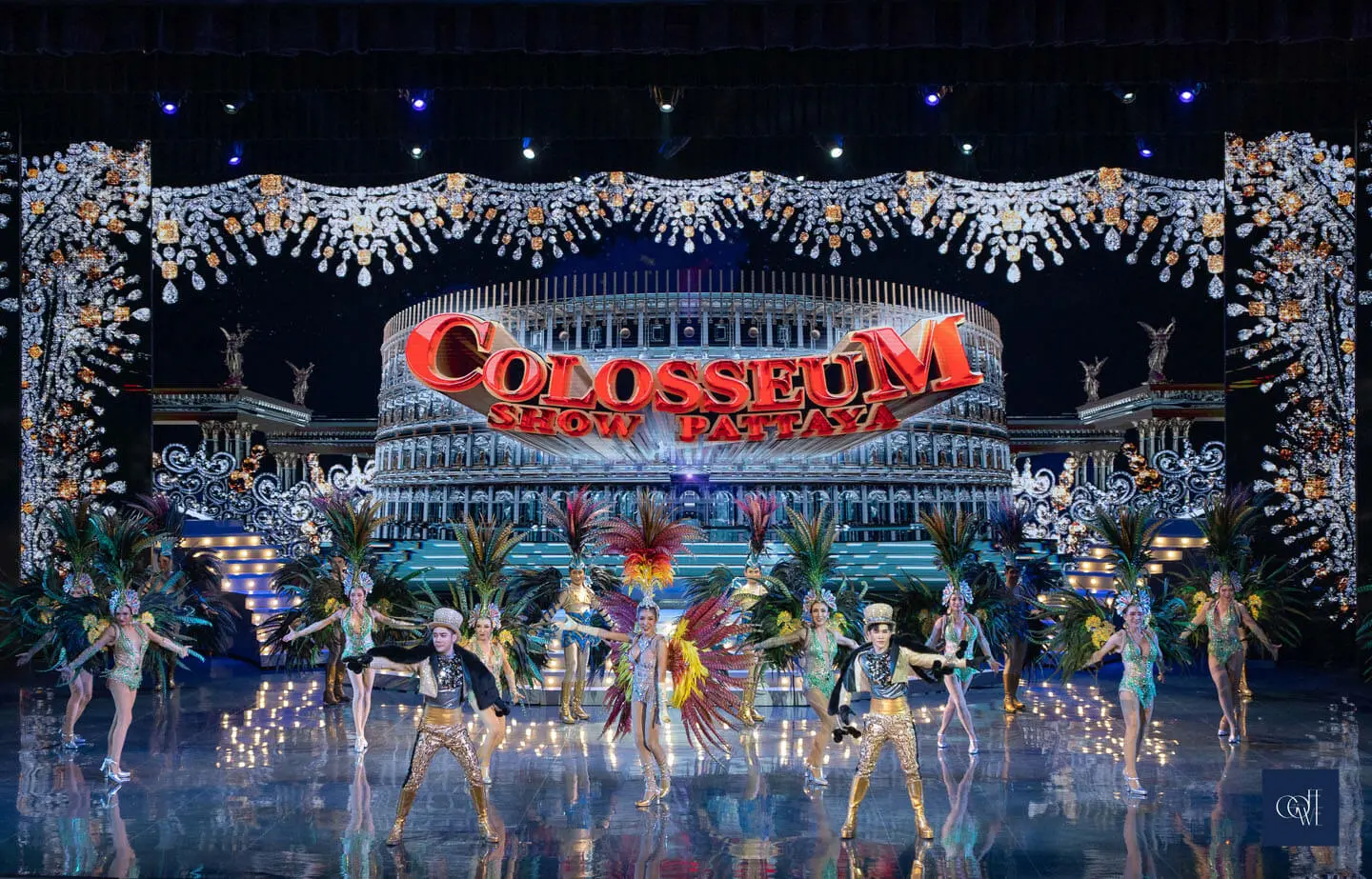 Màn Trình Diễn Nghệ Thuật Đặc Sắc tại Colosseum Show Pattaya, Thái Lan